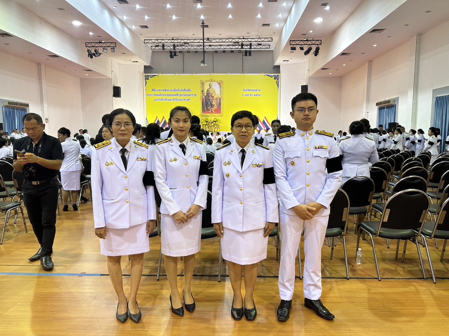 พช.หนองคาย ร่วมพิธีวางพานพุ่มดอกไม้และถวายราชสดุดี เนื่องในวันที่ระลึก “พระบาทสมเด็จพระพุทธยอดฟ้าจุฬาโลกมหาราช และวันที่ระลึกมหาจักรีบรมราชวงศ์” ประจำปีพุทธศักราช 2569